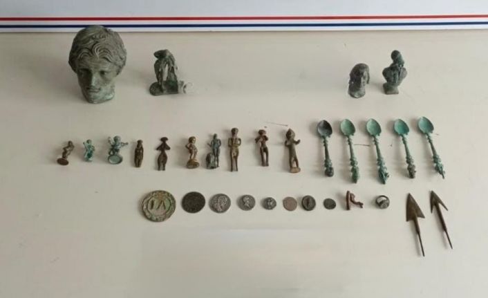 Aranan şahsın evinde Roma dönemine ait tarihi eser yakalandı