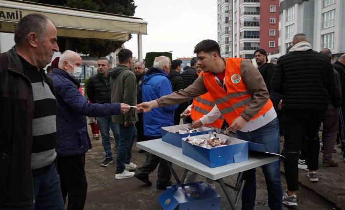 Atakum Belediyesinden bayram şekeri ikramı