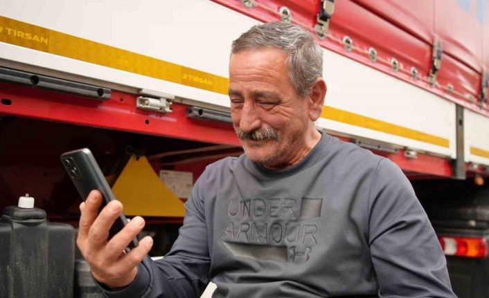 Avrupa yolcusu tır sürücüleri, bayramı ailelerinden uzakta buruk geçiriyor