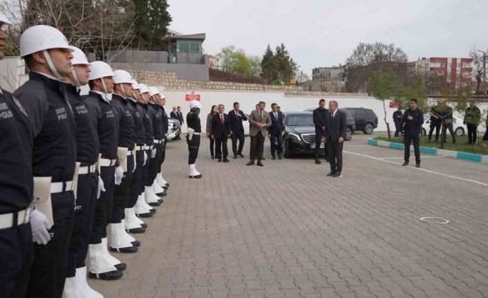 Bakan Güler: "Amasız fakatsız, bir an önce fesih kararını alması derhal ve koşulsuz olarak silahları teslim etmesi şarttır"