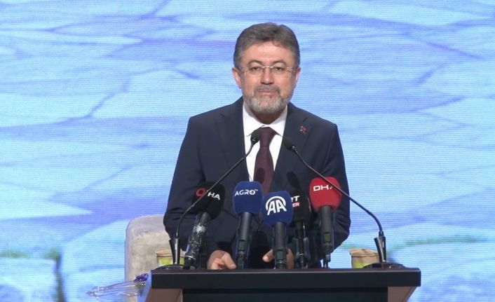 Bakanı Yumaklı, Akıllı Tavşan Momo ve Orman Dostları Çocuk Müzikali Gala Gösterimi’ne katıldı