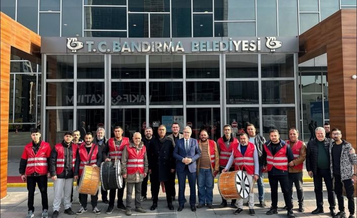 Bandırma’da Ramazan davulcuları göreve hazır