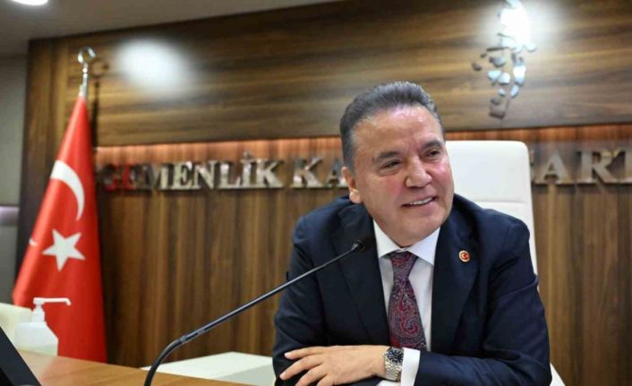 Başkan Böcek: "Ben 148 tane akıllı kavşak yaptım, hükümet de üzerine düşeni yapmalı"