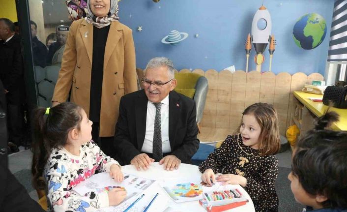 Başkan Büyükkılıç: "Kütüphanelerimiz ile okuyan şehir Kayseri’ye değer katıyoruz"