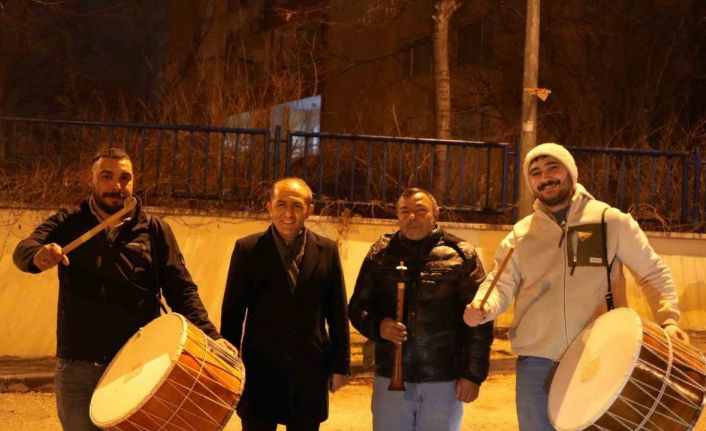 Başkentte Ramazan davulcuları ilk sahurla çalışmaya başladı