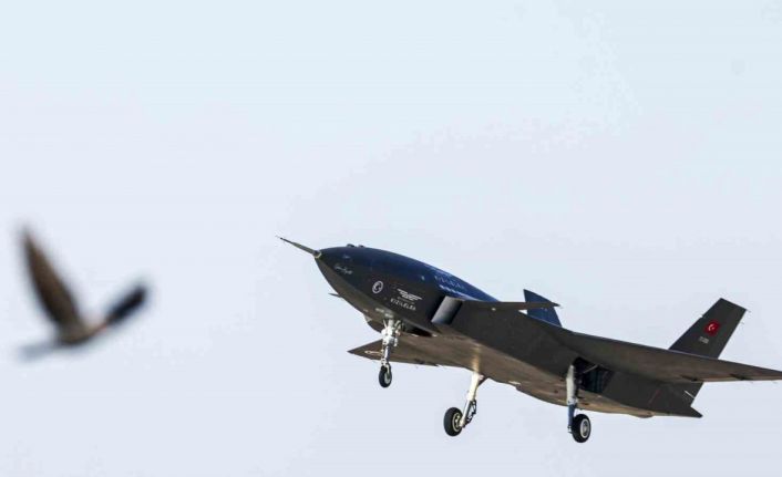 Bayraktar KIZILELMA manevra testini başarıyla geçti