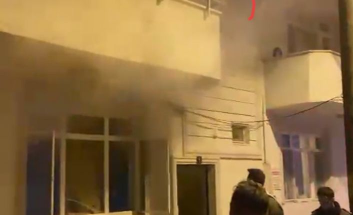 Biga’da yanan ev hasar aldı