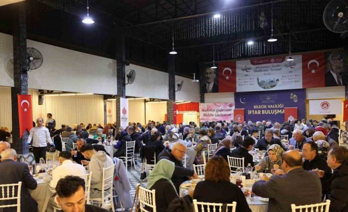 Bilecik’te evliliğinde 50 yılı geçmiş çiftler bir araya geldi