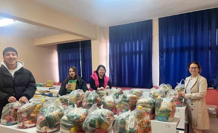 Bozdoğan MYO Sosyal Marketi’nden öğrencilere Ramazan desteği