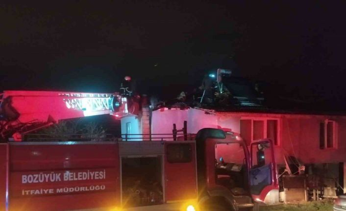 Bozüyük’te çatı yangını
