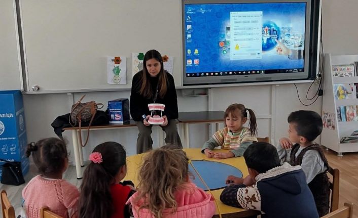 Bozyazı’da öğrencilere ağız ve diş sağlığı ile teknoloji bağımlılığı eğitimi verildi