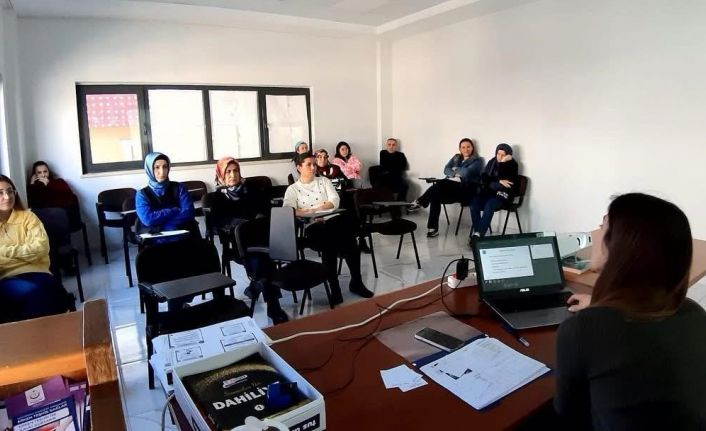 Bozyazı’da sağlık personeli eğitim seminerine katıldı