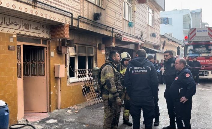 Bursa’da yangında can pazarı...2 si çocuk 4 kişi kurtarıldı