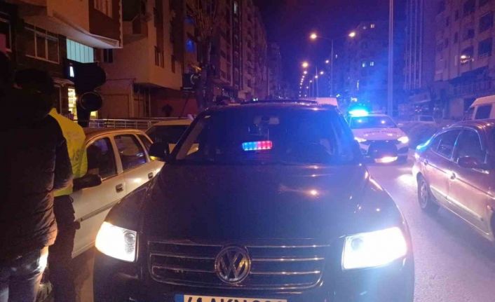 Çakarlı aracın sürücüsüne ve sahibine ceza yağdı