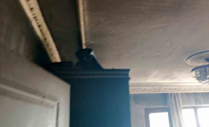 Çakmakla oynayan çocuk evi yaktı