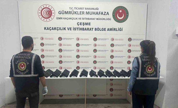 Çeşme Limanı’nda tırın içinden 138 tabanca çıktı