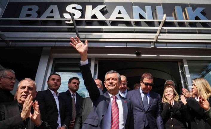 CHP Genel Başkanı Özgür Özel Beylikdüzü Belediyesini ziyaret etti