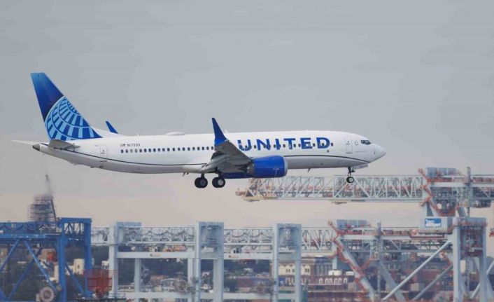 Çin seferini yapan uçağın pilotu pasaportunu unutunca ABD’ye geri döndü