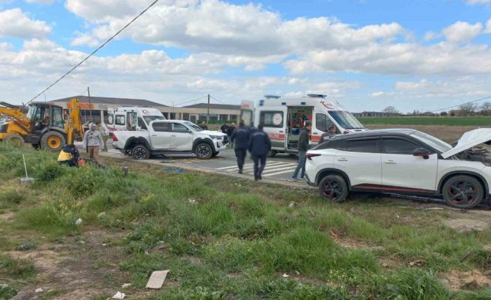 Çorlu’da zincirleme kaza: 3’ü askeri personel 6 yaralı