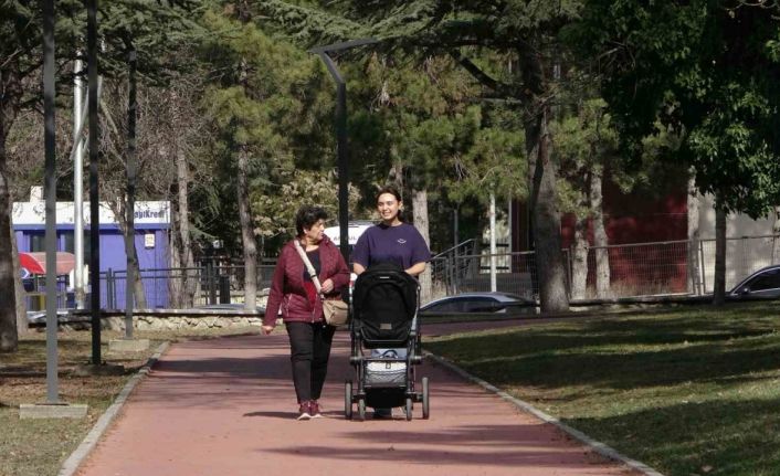 Çorum bahar havasına girdi, sıcaklık 19 dereceye yükseldi