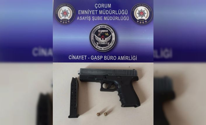 Çorum’da asayiş operasyonları: silah, uyuşturucu ve aranan şahıslar ele geçirildi