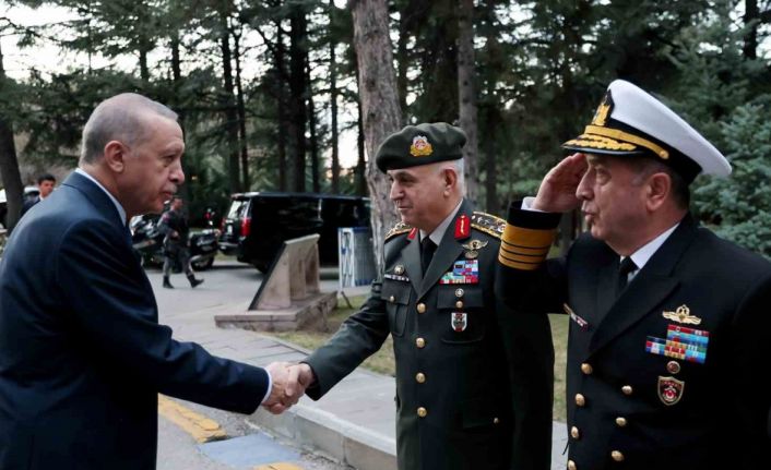 Cumhurbaşkanı Erdoğan: "Coğrafyamız üzerinde istilacı heveslerle coğrafyamız üzerinde ameliyat yapmaya yeltenenler karşılarında Türkiye’yi bulacaktır"