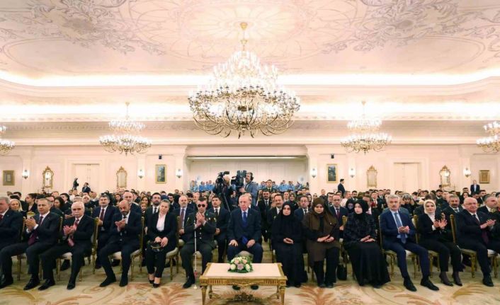 Cumhurbaşkanı Erdoğan: "Hiçbir silah vatan sevgisine, millet sevgisine galip gelemez"