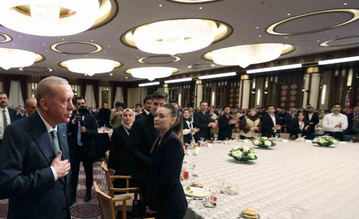 Cumhurbaşkanı Erdoğan: "Sokaklarda terör estirenlerin, bu ülkeyi yangın yerine çevirmek isteyenlerin varacağı hiçbir menzil yoktur, girdikleri yol çıkmaz sokaktır"