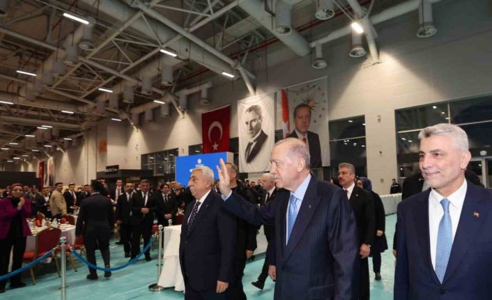 Cumhurbaşkanı Erdoğan’dan esnafa müjde: "Hazine’den yüzde 50 sübvansiyonlu esnaf ve sanatkar kredi limitini 1 milyon liraya yükseltiyoruz"