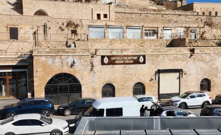 DEM Partili Artuklu Belediyesi’nin tahliye kararı mahkeme tarafından durduruldu