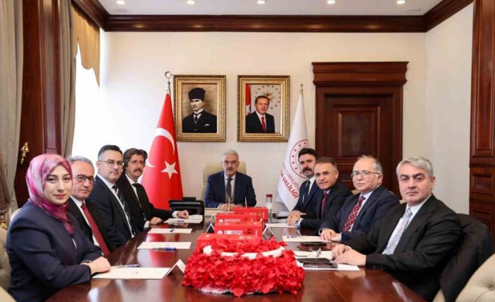 Dezenformasyonla mücadele için imzalar atıldı