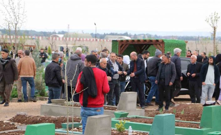 Diyarbakır’da Ramazan Bayramında mezarlıklar doldu taştı