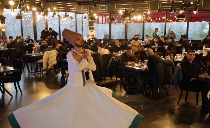 Elazığ’da sema gösterisi eşliğinde iftar programı mest etti