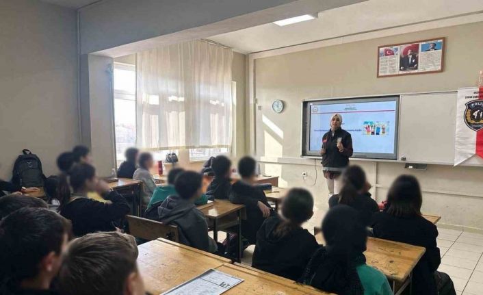 Emniyetten çocuklara suçtan korunma eğitimi