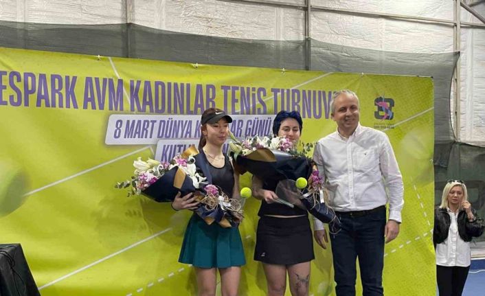 Espark AVM’den 8 Mart Dünya Kadınlar Günü’ne özel tenis turnuvası