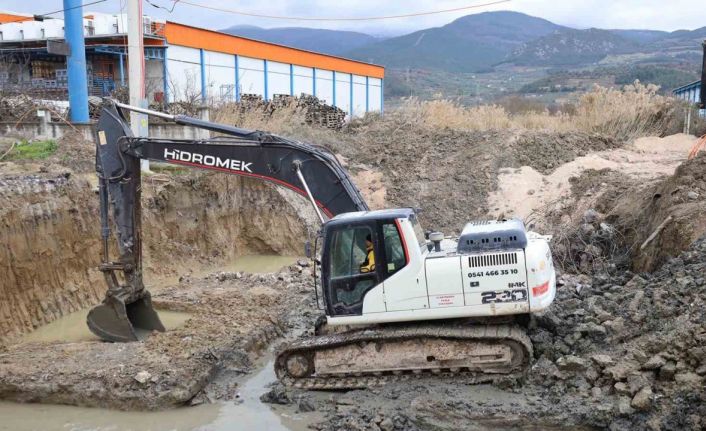 Geyve’deki o menfez sil baştan yenileniyor