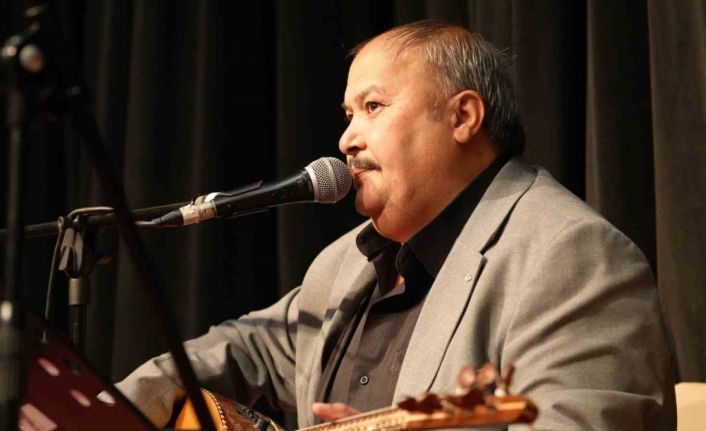 Halk ozanı Hacı Taşan’a vefa gecesi: Oğlu ve torunu eserlerini seslendirdi