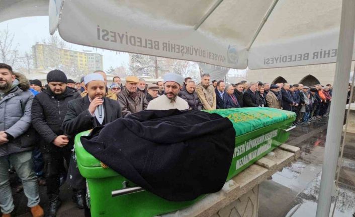 Hayatını kaybeden Gazeteci Oktay Ensari son yolculuğuna uğurlandı