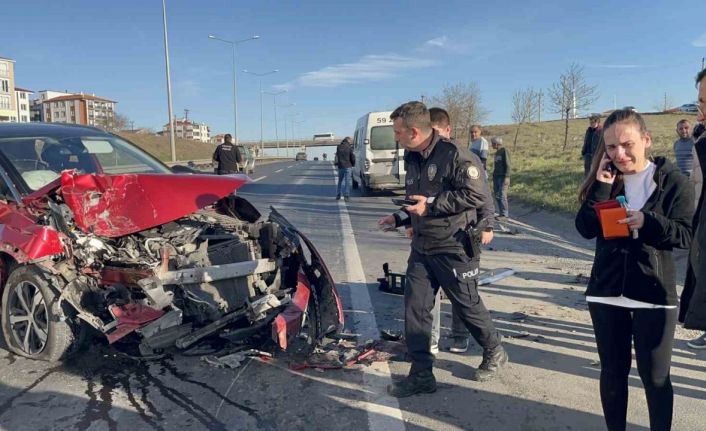 Hurdaya dönen otomobilden yara almadan çıktı, gözyaşlarını tutamadı