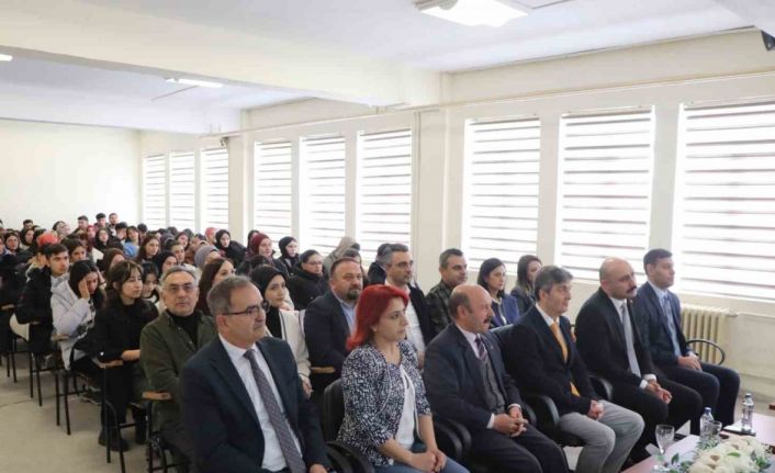 İlk dersi vali verdi, konu Türkiye’nin yönetim yapısı oldu