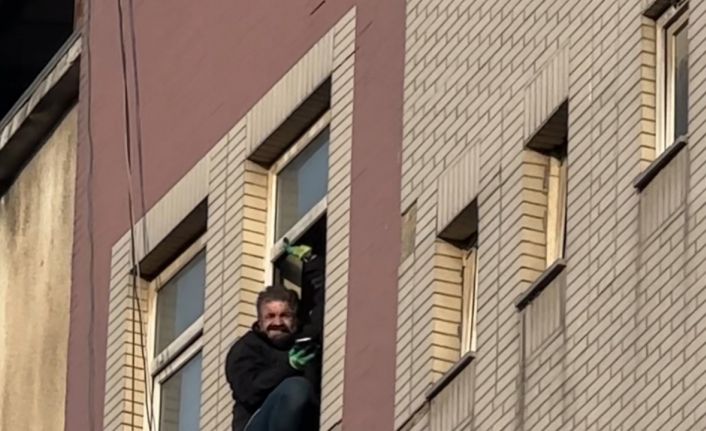 İntihar girişiminde bulunan vatandaşı İlçe Emniyet Müdürü ikna etti