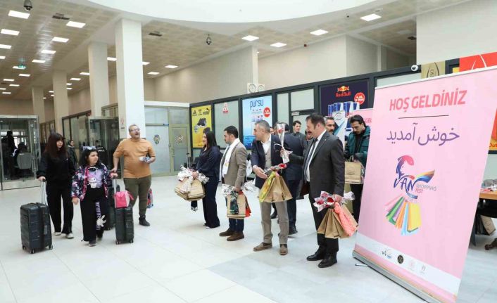 İranlı turistler Van’a akın etti