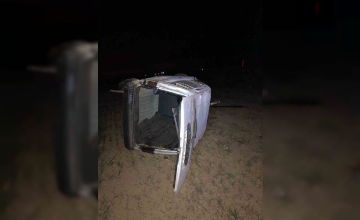 Isparta’da otomobil takla atarak şarampole devrildi