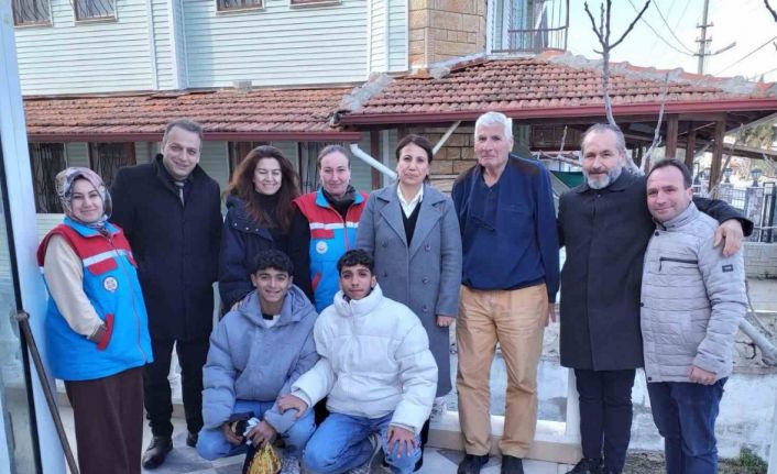 İzmir’de ‘Bir İyilik Hareketi’ projesiyle esnaf ve gençler el ele verdi