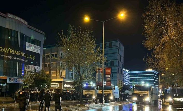 İzmir’de izinsiz yürüyüşlerde 123 gözaltı