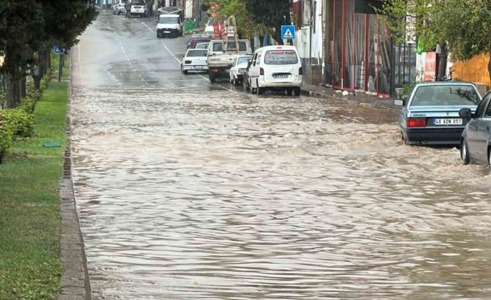 Kahramanmaraş’ta sağanak yağış etkili oldu