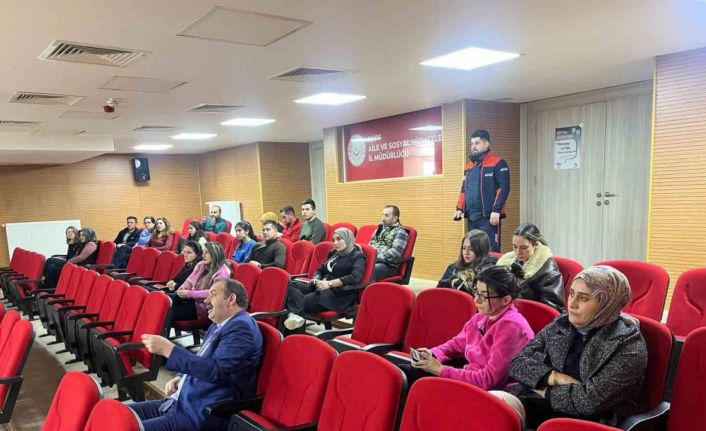 Kars’ta afet farkındalık eğitimi ve deprem anı tatbikatı gerçekleştirildi