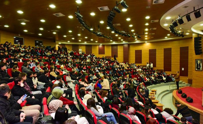 Kastamonu Üniversitesi’nde Metaverse ve yapay zekaanın eğitimdeki geleceği konuşuldu