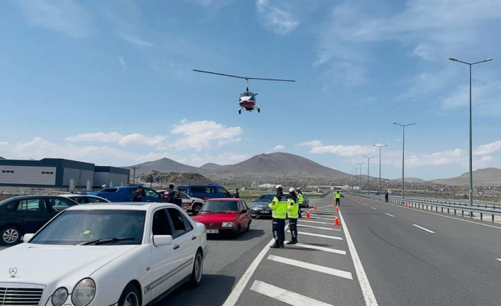 Kayseri’de yollar Cayrokopter ile havadan denetlendi
