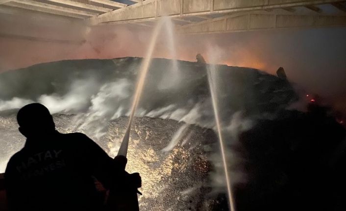 Kırıkhan’da pamuk fabrikasında korkutan yangın